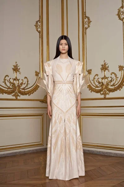 Look 3